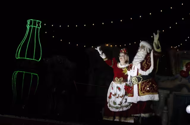 El show navideño para el encendido del pino ya fue presentado
