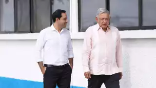 Vila y López Obrador revisaron avances de la construcción de los tramos del Tren Maya y el gran parque de "La Plancha"