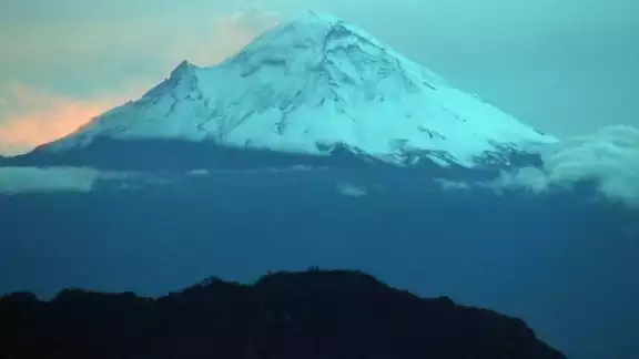 Vista del volcán Iztaccíhuatl Vista del volcán Iztaccíhuatl