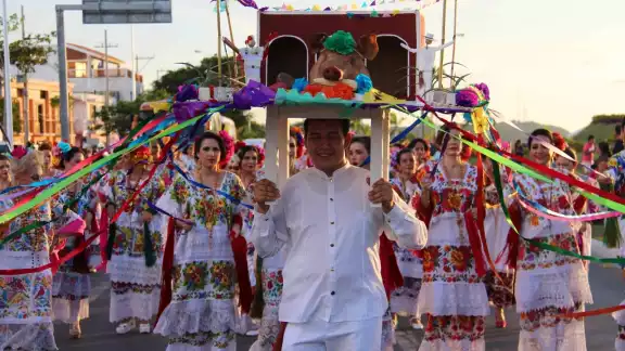 La jarana es de los bailes tradicionales que aún se practica en Campeche La jarana es de los bailes tradicionales que aún se practica en Campeche