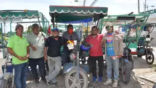 La contingencia sanitaria por COVID-19 ha afectado a mototaxis, por lo que piden hablar con el presidente municipal, Óscar Rosas. Foto: José Pacheco