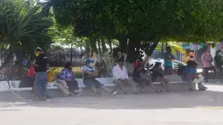 Muchas personas no respetan la sana distancia en Ciudad del Carmen