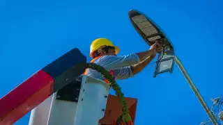 En las localidades del municipio se descomponen más rápido las lámparas por las ramas de los árboles que se enredan y con el viento se rompen