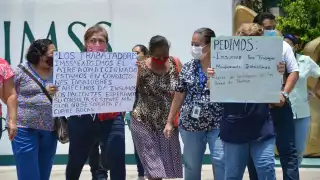 Trabajadores del IMSS protestaron esta tarde