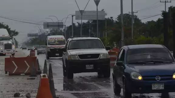 Vehículos familiares son los que principalmente abandonan Cancún Vehículos familiares son los que principalmente abandonan Cancún