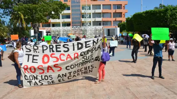 La manifestación duró alrededor de dos horas La manifestación duró alrededor de dos horas