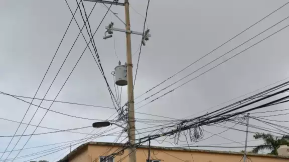 Los inconformes aseguran que diario sufren de apagones que ponen en peligro sus aparatos electrónicos Foto: José Pacheco Los inconformes aseguran que diario sufren de apagones que ponen en peligro sus aparatos electrónicos Foto: José Pacheco