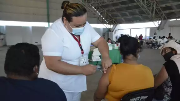 Los pacientes prioritarios son los que padecen males crónico-degenerativos Los pacientes prioritarios son los que padecen males crónico-degenerativos
