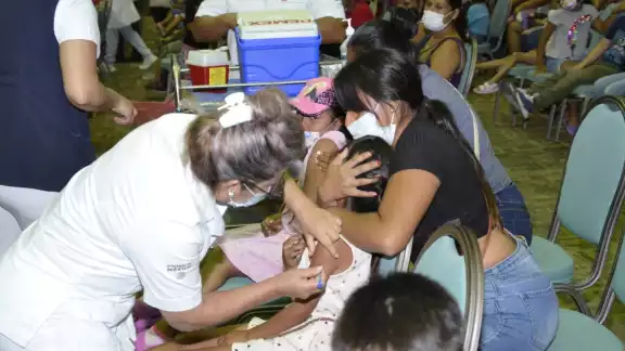 Los menores fueron vacunados con el farmacéutico Pfizer. Foto: Gerardo Can Dzib