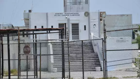 El hombre permanecerá en el Centro de Reinserción Social de Ciudad del Carmen durante las investigaciones El hombre permanecerá en el Centro de Reinserción Social de Ciudad del Carmen durante las investigaciones