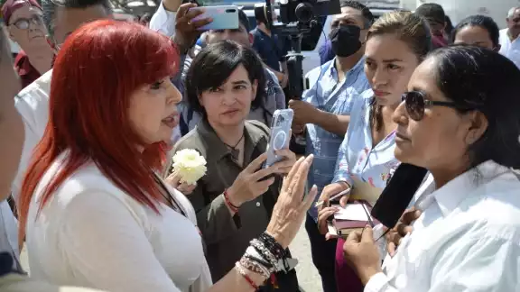 La gira de trabajo de la mandataria arrancó en Santa Rita, donde hubo corte de listón