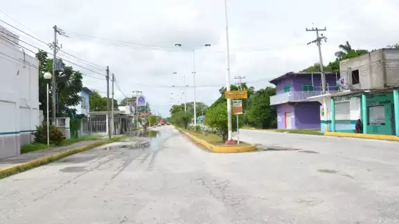 Alcocer Heredia mencionó que según en las oficinas de la CFE en Ciudad del Carmen, existen 130 demandas contra personas de la península por estar indebidamente conectadas Alcocer Heredia mencionó que según en las oficinas de la CFE en Ciudad del Carmen, existen 130 demandas contra personas de la península por estar indebidamente conectadas