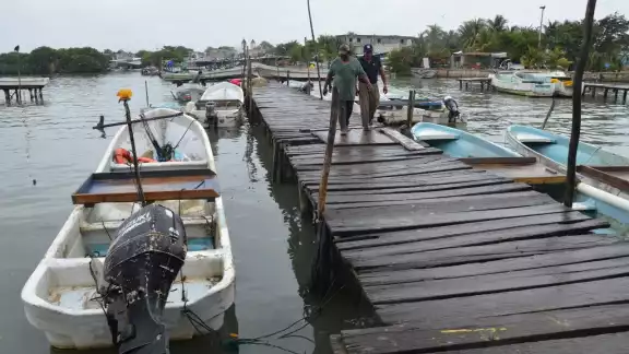 Los pescadores atentos a los pronósticos del tiempo Los pescadores atentos a los pronósticos del tiempo