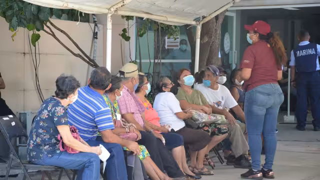 Los abuelitos acudieron a ser inoculados