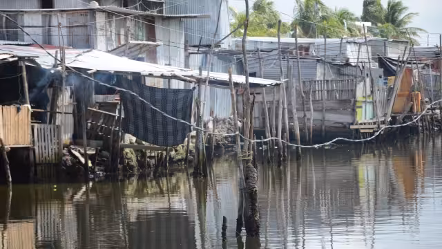 La mayoría de las colonias y los fraccionamientos carecen de una planta tratadora de estos líquidos; además, hay una inadecuada construcción de fosas sépticas de la isla