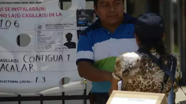 Los encuestadores se paraban afuera de las casillas para realizar su ejercicio, lo que confundió a los votantes de Bacalar durante las elecciones en Quintana Roo