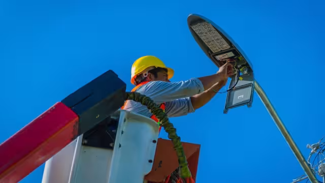 En las localidades del municipio se descomponen más rápido las lámparas por las ramas de los árboles que se enredan y con el viento se rompen