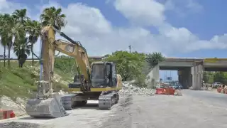 Demolición del 'Puente del Aluxe' en Cancún, con avance de un 65%