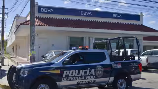 Los detuvieron en la zona de bancos con un arma de fuego