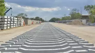 Fue desde el pasado viernes cuando comenzó la descarga del barco por medio de barcazas en el Muelle Fiscal de la Apiqroo