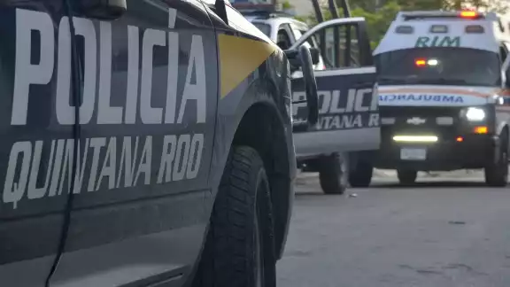 Un joven perdió la vida luego de saltar de un puente vehicular, en la avenida Bonampak Un joven perdió la vida luego de saltar de un puente vehicular, en la avenida Bonampak