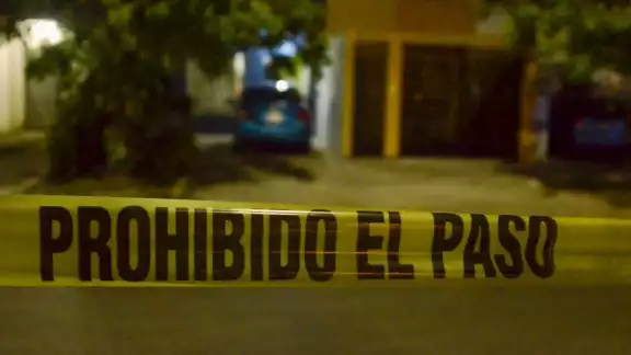 Después del ataque, los gatilleros huyeron en una moto Después del ataque, los gatilleros huyeron en una moto