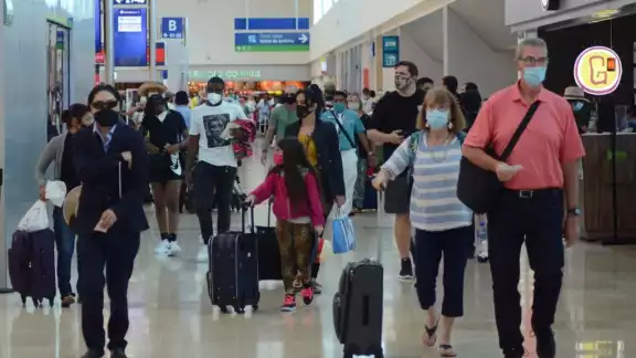 Por disposición oficial de la Agencia Federal de Aviación Civil, ya no se pedirá como obligatorio el uso de cubrebocas Por disposición oficial de la Agencia Federal de Aviación Civil, ya no se pedirá como obligatorio el uso de cubrebocas