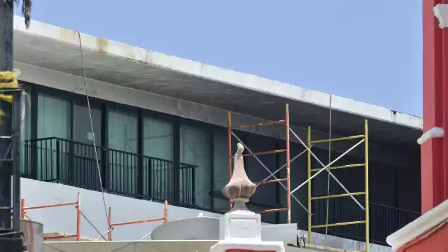 Hay 800 huéspedes; se evalúan los daños en la torre incendiada, a fin de determinar si es apta para su uso