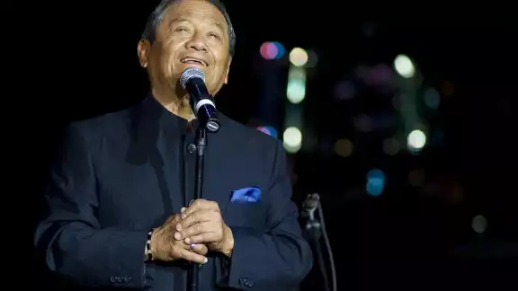 Armando Manzanero es uno de los cantautores más importantes de México