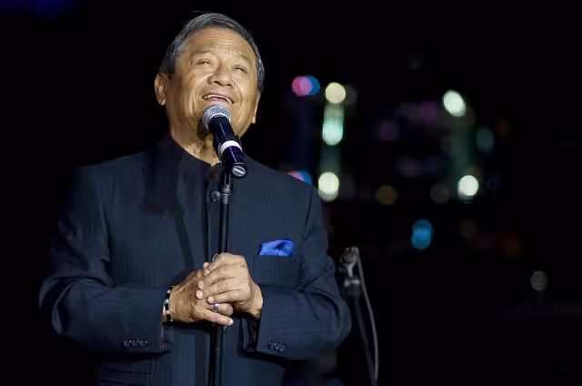 Armando Manzanero es uno de los cantautores más importantes de México