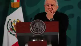 El mandatario dijo que el exgobernador de Baja California ha ayudado mucho al movimiento democrático