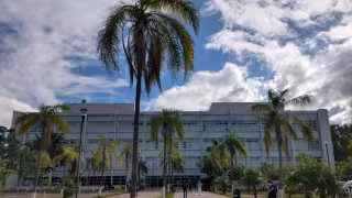 Muere mujer al caer del cuarto piso de hospital del IMSS en Cancún