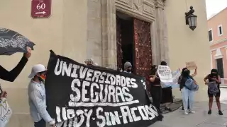 Estudiantes se manifiestan por una UADY libre de violencia: VIDEO