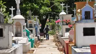 Algunos panteones utilizan fosas comunes pese a que en 2018 entró en vigor la  Ley de Desaparición Forzada de Personas