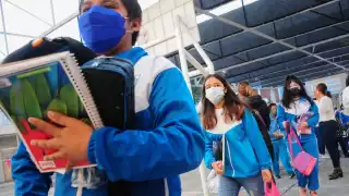 El proceso de inscripción regula el ingreso, reingreso y registro de niñas, niños y jóvenes a la educación básica y facilita su continuidad por medio del Sistema Educativo Nacional.