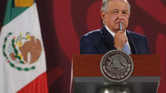 AMLO aseguró no ser dueño de ningún automóvil, así como tampoco de ningún bien inmueble