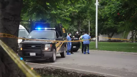 Camión huye tras arrollar a un hombre de 50 años quien falleció por el accidente Camión huye tras arrollar a un hombre de 50 años quien falleció por el accidente