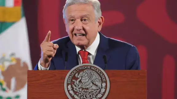 AMLO anunció que presentará una reforma constitucional y una reforma de ley para que la Guardia Nacional pase a la Sedena AMLO anunció que presentará una reforma constitucional y una reforma de ley para que la Guardia Nacional pase a la Sedena