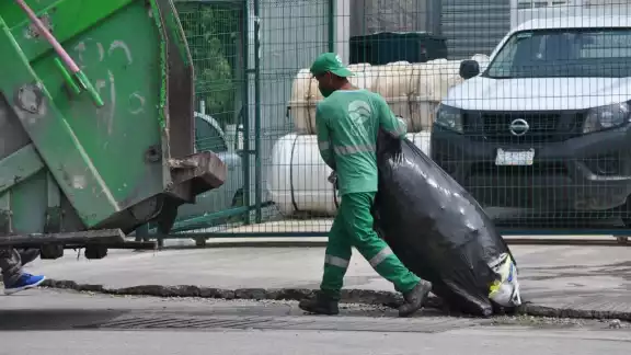 Aseguró que ya se veían venir los beneficios millonarios para el presidente municipal, Oscar Rosas González. Foto: Agustín Ferrer Aseguró que ya se veían venir los beneficios millonarios para el presidente municipal, Oscar Rosas González. Foto: Agustín Ferrer