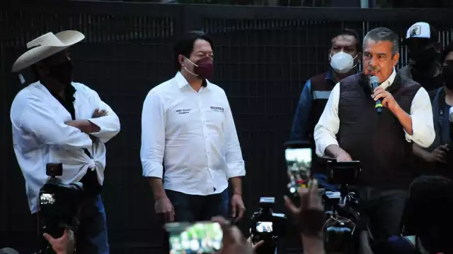 Raúl Morón y Félix Salgado, junto con el presidente de Morena