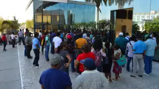 Los manifestantes acudieron a las instalaciones del Palacio de Gobierno de Campeche para ser escuchados por el gobernador