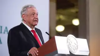 AMLO condena violencia en marcha feminista