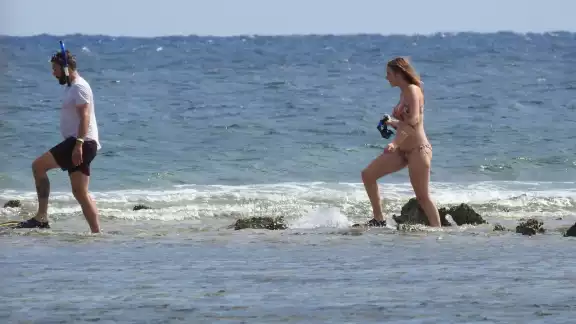 Salvavidas y demás personal realizan recorridos para advertir los riesgos a los bañistas