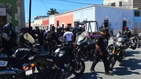 Respecto a la motocicleta en la que se transportaba el ahora detenido también fue enviada a la FGECAM para las investigaciones Respecto a la motocicleta en la que se transportaba el ahora detenido también fue enviada a la FGECAM para las investigaciones
