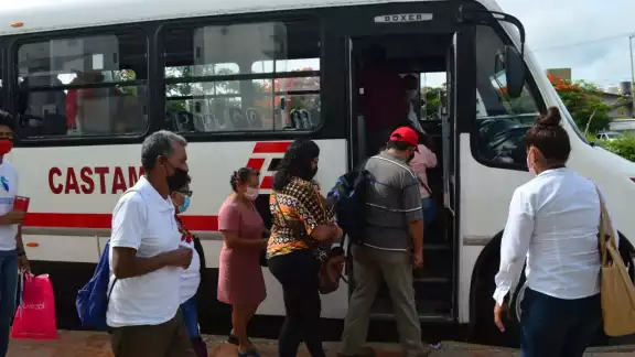 En Campeche el precio del transporte público es de 7 pesos para los adultos y de 5 pesos para los niños En Campeche el precio del transporte público es de 7 pesos para los adultos y de 5 pesos para los niños