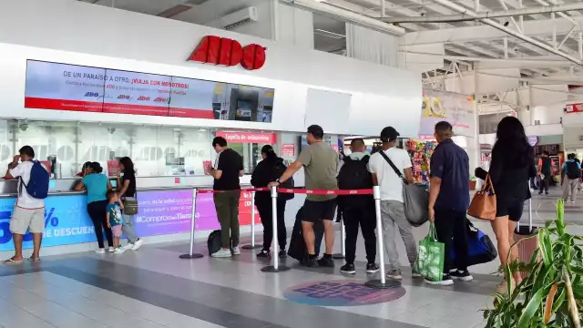 Repunta afluencia de viajeros en terminales terrestres de Campeche