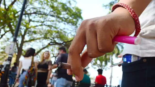 El primer "Fumaton" del estado se llevo a cabo en el Parque de San Martín