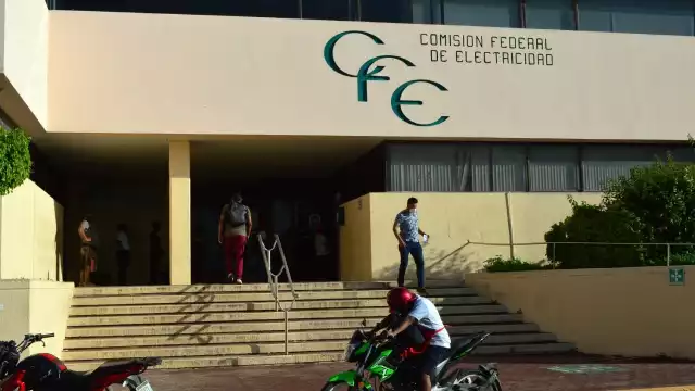 El pescador requiere lavados mecánicos a diario y tienen un costo de 25 mil pesos por sesión. Foto: Alan Gómez