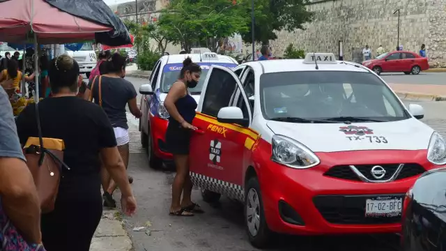 Los servicios de taxi redujeron a la mitad