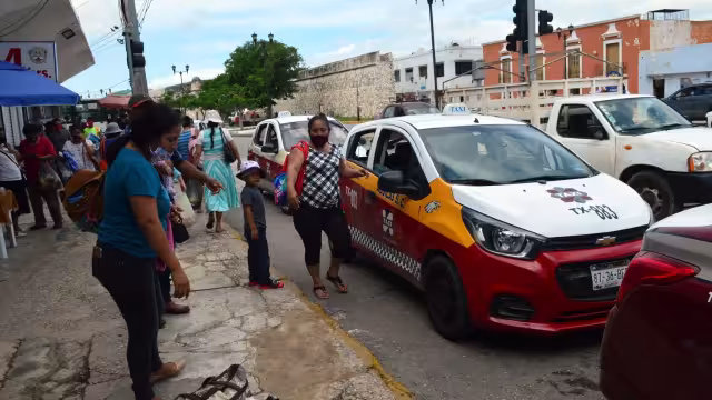 Durante el parte médico de este lunes las autoridades de salud dieron a conocer que el porcentaje de positividad de la enfrmedad se ha reducido al 47% Foto: Alan Gómez